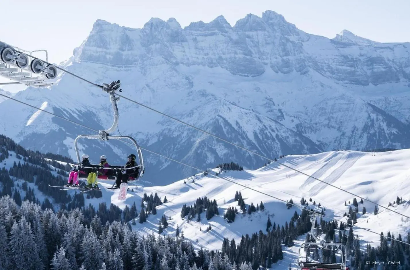 Perthuis Ptd8 Telecabine & Mountain 5 Pers Châtel